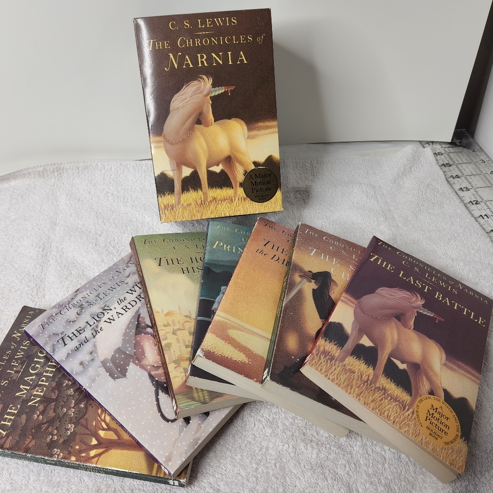 The Chronicles of Narnia Box Set (Books 1 to 7) (Boxed Set)
